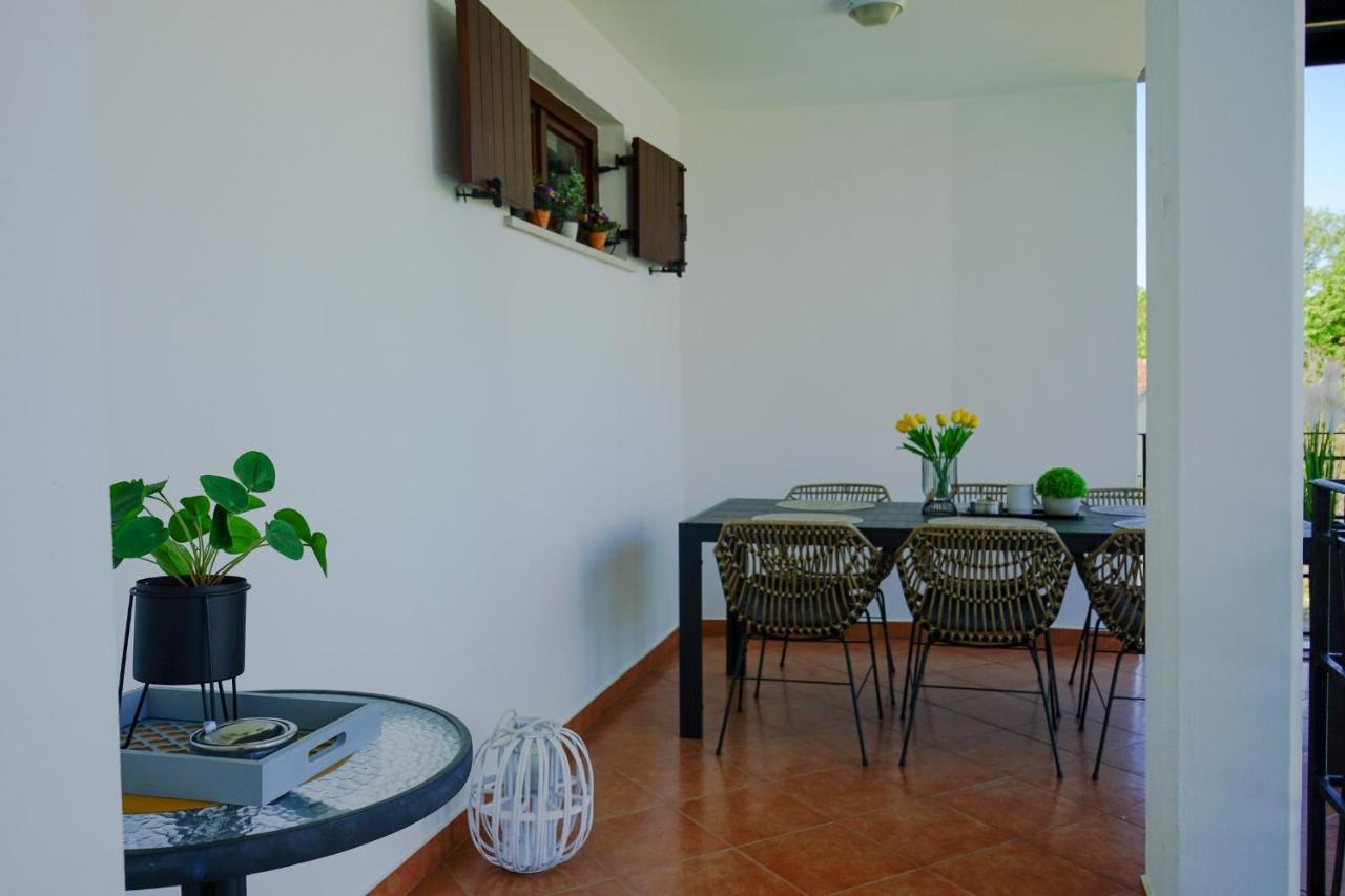Villa Leon With Private Pool Sveti Petar u Sumi Esterno foto